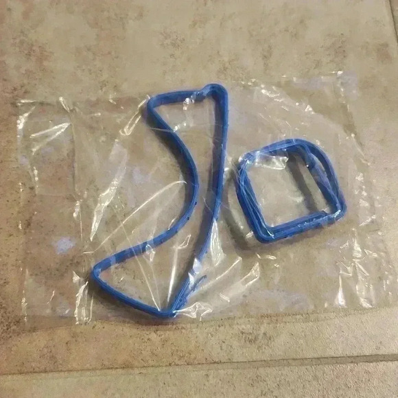 Fel-Pro VS 50639 R-1 Valve Cover Gasket Set - Picture 8 of 10